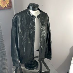 Mens Leather coat XL in excellent condition